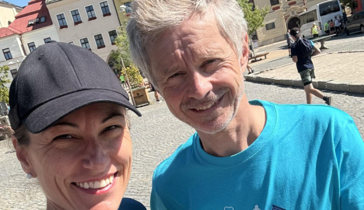 Miloš Vystrčil a Eva Decroix na Jihlavském půlmratonu 2024. Foto: Miloš Vystrčil (facebook)