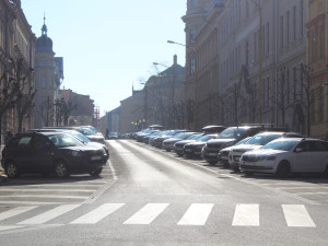 Parkování v Jihlavě III: Třída Legionářů je oblíbená a levná, ještě letos tam otevře nový parkovací dům