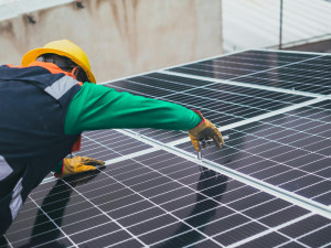 Jamné, Dolní Cerekev a třeba Vepřová osadí na obecní budovy fotovoltaické panely. Všude pomohou dotace