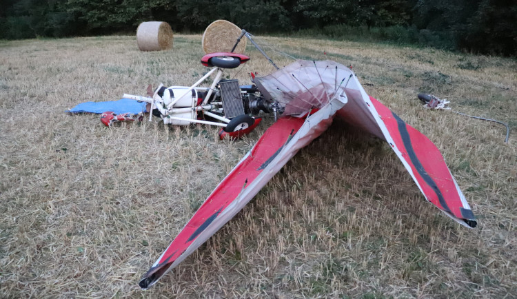 Pilot, který loni zahynul v Sazomíně po pádu motorového kluzáku, měl v krvi THC