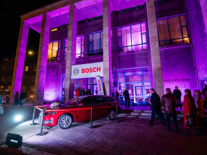 Bosch Jihlava: Ples plný hvězd, štědrý finanční dar pro Nemocnici Jihlava a Škoda Octavia pro top inovátora, foto: Bosch Powertrain