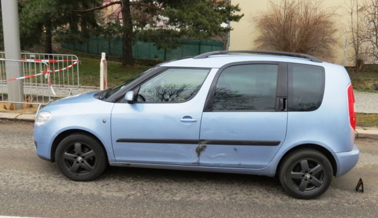 Policisté hledají svědky páteční nehody, která se stala v Jihlavě