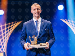 Tomáš Souček z Havlíčkova Brodu je Fotbalista roku. Čtvrtým vítězstvím vyrovnal Pavla Nedvěda