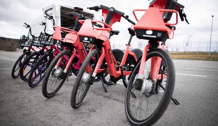 Sdílená kola ve Žďáru nad Sázavou. Foto: Se souhlasem Městského úřadu Žďár nad Sázavou