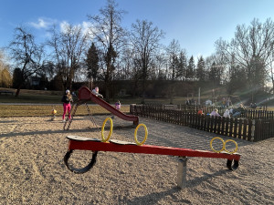 POLITICKÁ KORIDA: Kdy by měla být otevřená dětská hřiště? Odpovídají jihlavští zastupitelé