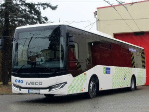 Na Jihlavsku dnes poprvé vyjel dopravce ČSAD Autobusy České Budějovice. Jezdí novými autobusy Iveco. Foto: Busem Vysočina (facebook)