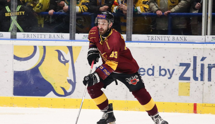 Obránce Jan Strejček dal v utkání dvě branky. Foto: Se souhlasem HC Dukla Jihlava