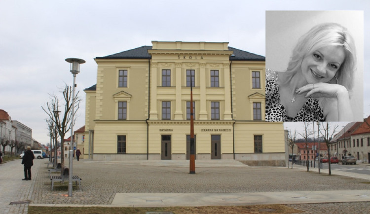 V Třešti truchlí žáci, učitelé i vedení města. Zemřela bývalá ředitelka ZUŠ Lenka Meister. Foto: Lenka Dvořáková, ZUŠ Třešť/facebook