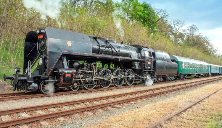 Milovníci historických vlaků se mohou opět těšit na nostalgické jízdy