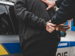 Školku v Pelhřimově dnes navštívil zloděj. Začala ho pronásledovat sama ředitelka