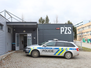 Žena v Ledči nad Sázavou se opila tak, že na nádraží málem spadla pod vlak