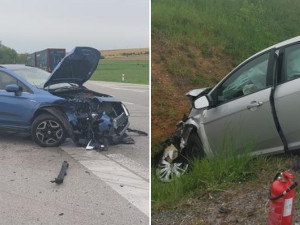 Šestašedesátiletá řidička nedala přednost v jízdě. Škoda je čtvrt milionu