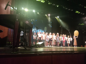 Dvojka je jednička. Ve Žďáru slavili sedmdesát let od otevření základní školy