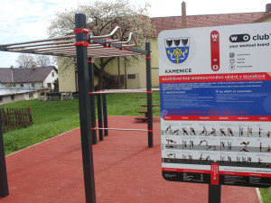 V Řehořově si mají kde hrát. Hřiště letos dostane novou umělou trávu