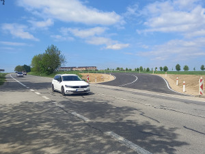 Náhradní silnice u Helenína je hotová, v úterý večer se po ní začne jezdit