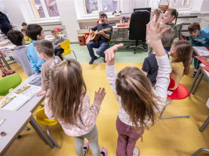Školy ve Žďáru zkusí poprvé otevřít družiny i v létě, v Jihlavě je naopak zavřou