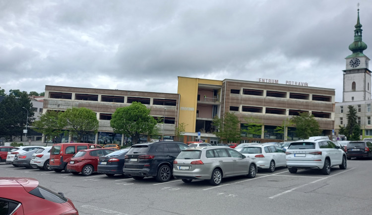 Obchodní dům na Komenského náměstí.