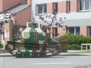 V Lukách bojoval také tančík vzor 33. Je jediný pojízdný svého druhu na světě