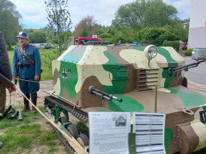 V Lukách bojoval také tančík vzor 33. Je jediný pojízdný svého druhu na světě