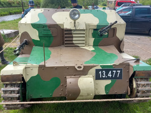 V Lukách bojoval také tančík vzor 33. Je jediný pojízdný svého druhu na světě