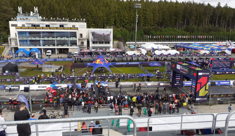 Světový pohár horských kol ve Vysočina Aréně. Foto: Se svolením Policie ČR
