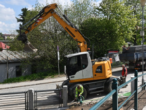 Starý Brněnský most je definitivně opravený, pro auta tam zůstala jednosměrka. Foto: Daniela Drozdová