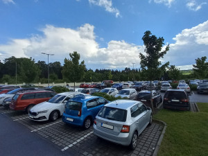 Parkování v Jihlavě IX: Na P+R se dá parkovat zdarma, zatím je v Jihlavě jediné