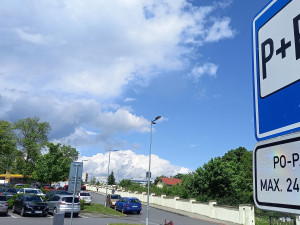 Parkování v Jihlavě IX: Na P+R se dá parkovat zdarma, zatím je v Jihlavě jediné