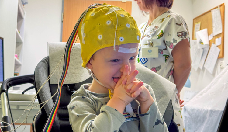 Díky veřejné sbírce podstoupil dvouletý chlapec s vzácnou nemocí genovou terapii ve Francii