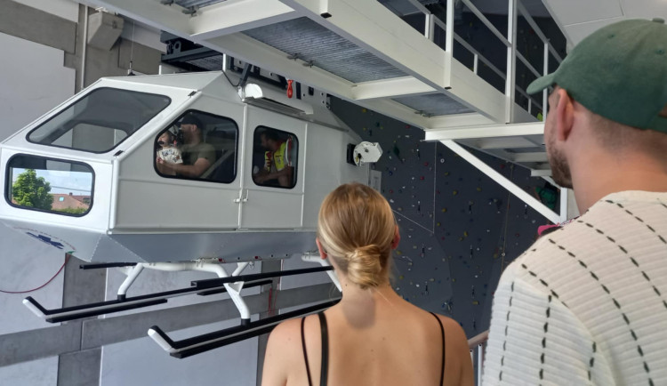 Foto: Lety vrtulníkem i exkurze v sanitce. Záchranáři přilákali tisíce dětí