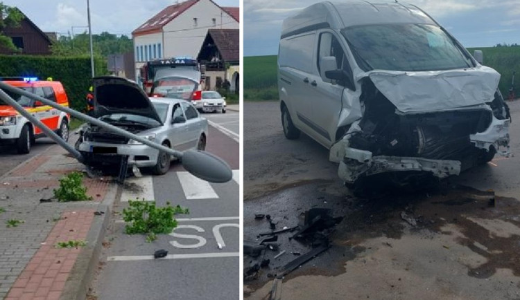 Kritické pondělí na silnicích Pelhřimovska. Senioři bourali v Čejově i Zhořci