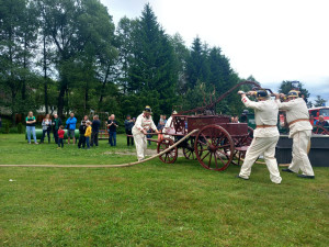 FOTO: Hasiči v Kamenici slaví 150 let, na hřišti hasili Hostinec U dobrých lidí