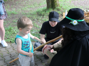 Děti v nemocnici zachraňovaly Popelku, Růženku, vílu Amálku, Otesánka i vlka