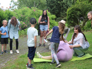 Děti v nemocnici zachraňovaly Popelku, Růženku, vílu Amálku, Otesánka i vlka