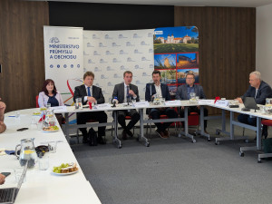 Vlček: Vláda nepochybuje o splnění podílu českých firem na dostavbě Dukovan