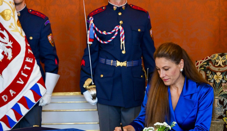 Prezident Pavel dnes jmenoval Evu Decroix z Jihlavy ministryní
