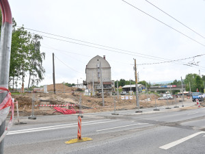 Ilustrační foto, stavební práce na okružní křižovatce u Sila