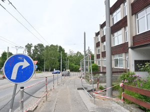 Ilustrační foto, stavební práce na okružní křižovatce u Sila