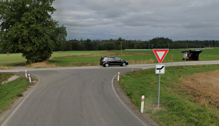 Přestavba křížení na I/34 u Květinova na Havlíčkobrodsku auta moc neomezí