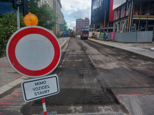 FOTO: Uzavírka v centru Jihlavy. Tolstého zůstane uzavřená až do konce prázdnin