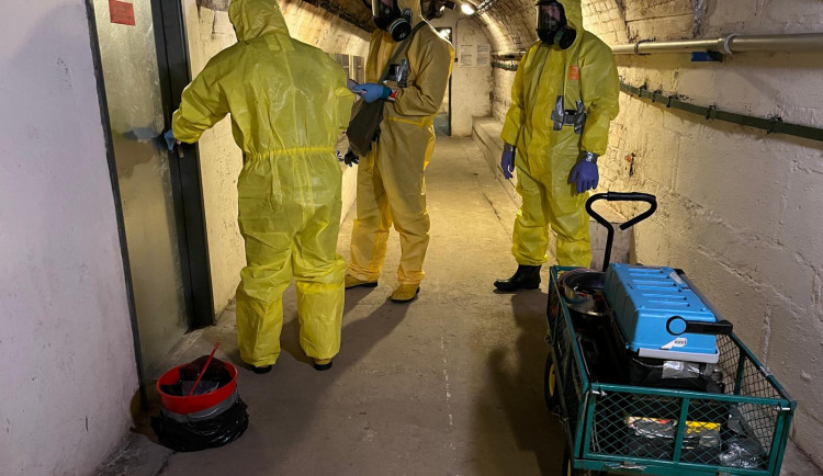 Nebezpečná militantní skupina s centrem v krytu pod Sokolákem. V Liberci cvičí pluk chemiků