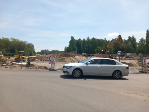 FOTO: Přeložka silnice mezi Jihlavskou a Brněnskou ulicí ve Žďáru je téměř hotová