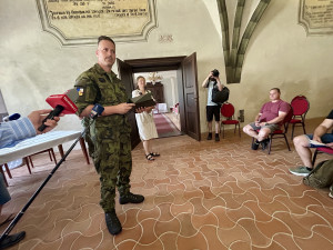 VIDEO: Schopen, odveden! Armáda v Jihlavě dnes ukázala, jak probíhá odvod branců