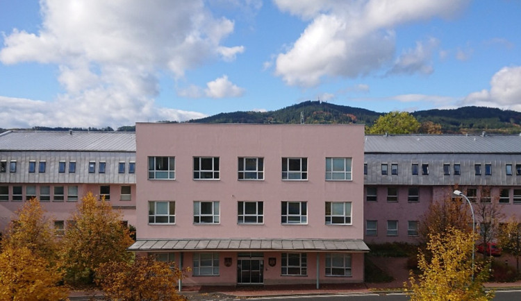 Kraj poskytne Sušici 10 milionů na úhradu provozní ztráty nemocnice