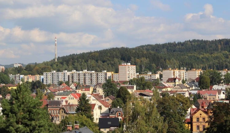 Jablonec nechá obyvatele adoptovat si zeleň ve městě. Budou se o ni legálně starat