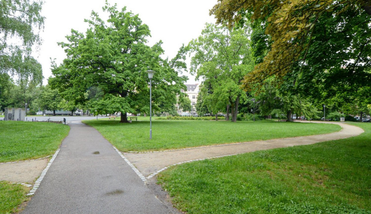 Náměstí Míru projde proměnou, lidé si tam nejvíc přejí vodní prvky a kavárnu