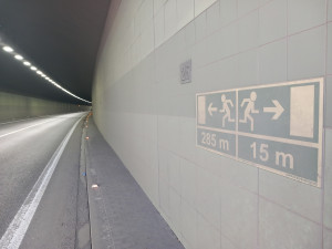 Jihlavský tunel je zavřený, dělníci v něm vymění povrch a opraví i mosty