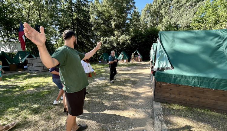 VIDEO: Bez závad. Hygienici z Vysočiny zahájili kontrolní kolečko po táborech