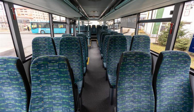 ANKETA: Žádné starosti s parkováním. Z Telče do Jihlavy jezdí letní večerní autobus