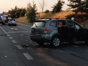 Nehoda na Havlíčkobrodsku přinesla čtyři zraněné. Škoda je čtvrt milionu korun